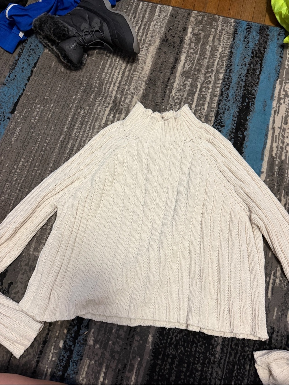 American Eagle Outfitters Cream Ribbed Mock Neck Sweater